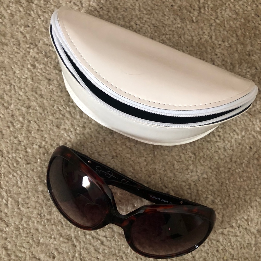 Jessica Simpson Sunglasses with white case